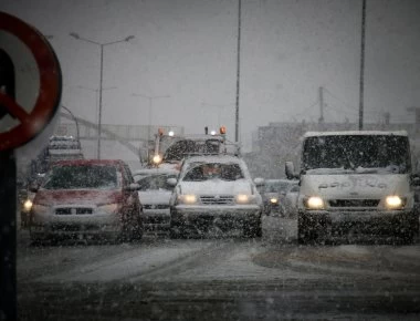 Κλειστή η λεωφόρος Πάρνηθας και η περιφερειακή Πεντέλης – Νέας Μάκρης λόγω χιονόπτωσης